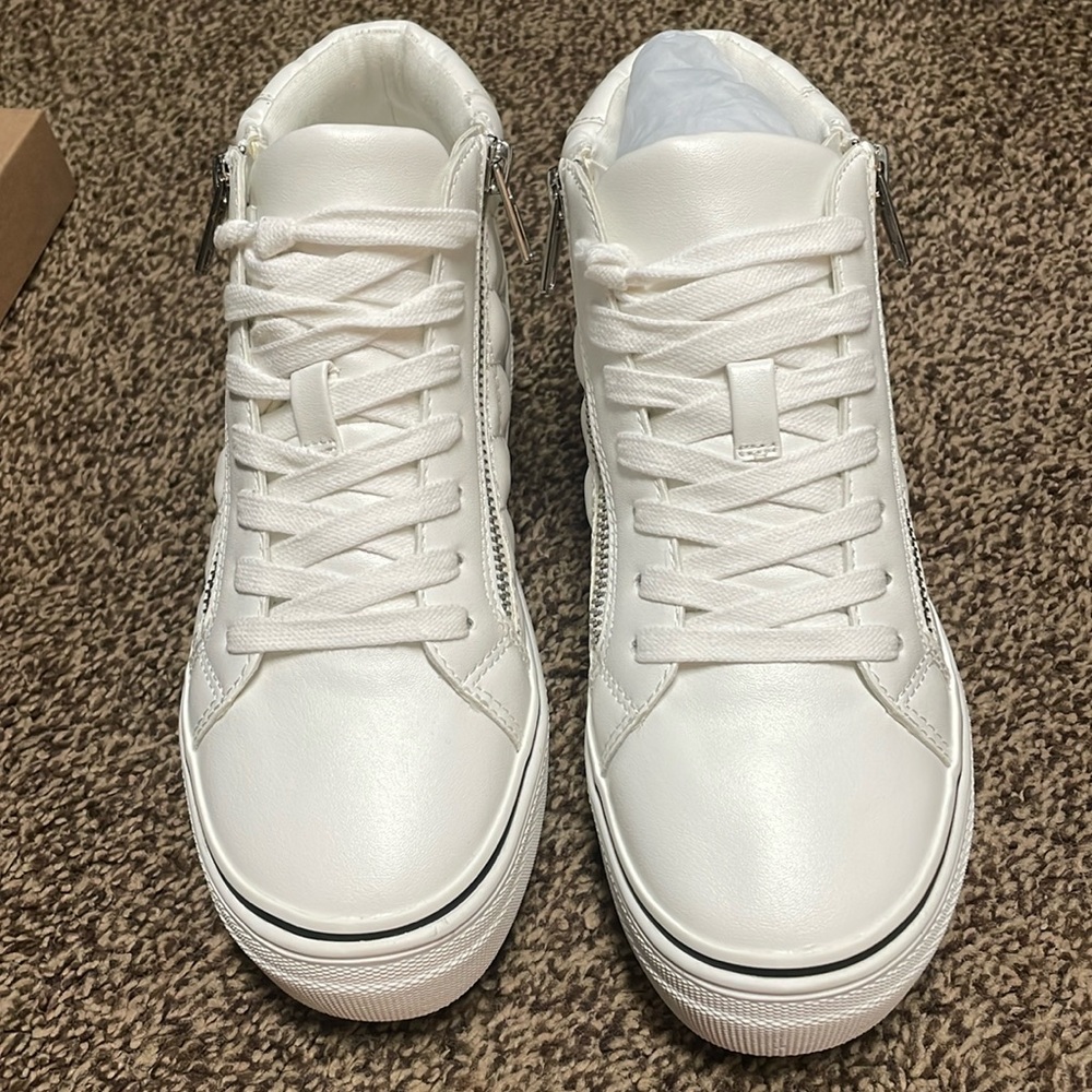 Steven Madden White Gryphon-Q White Sneakers